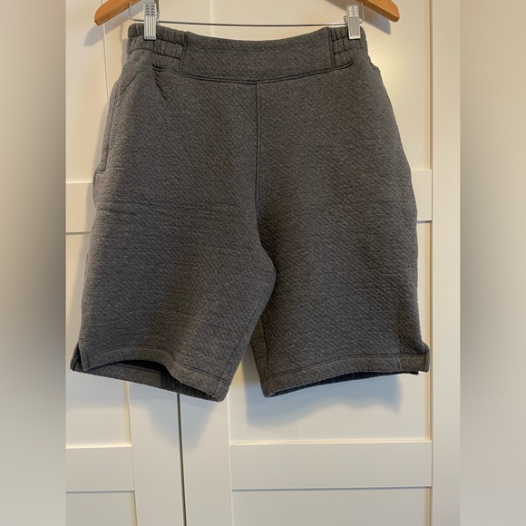Lunya Restore Double Faced Short Grey. Medium - Picture 3 of 7